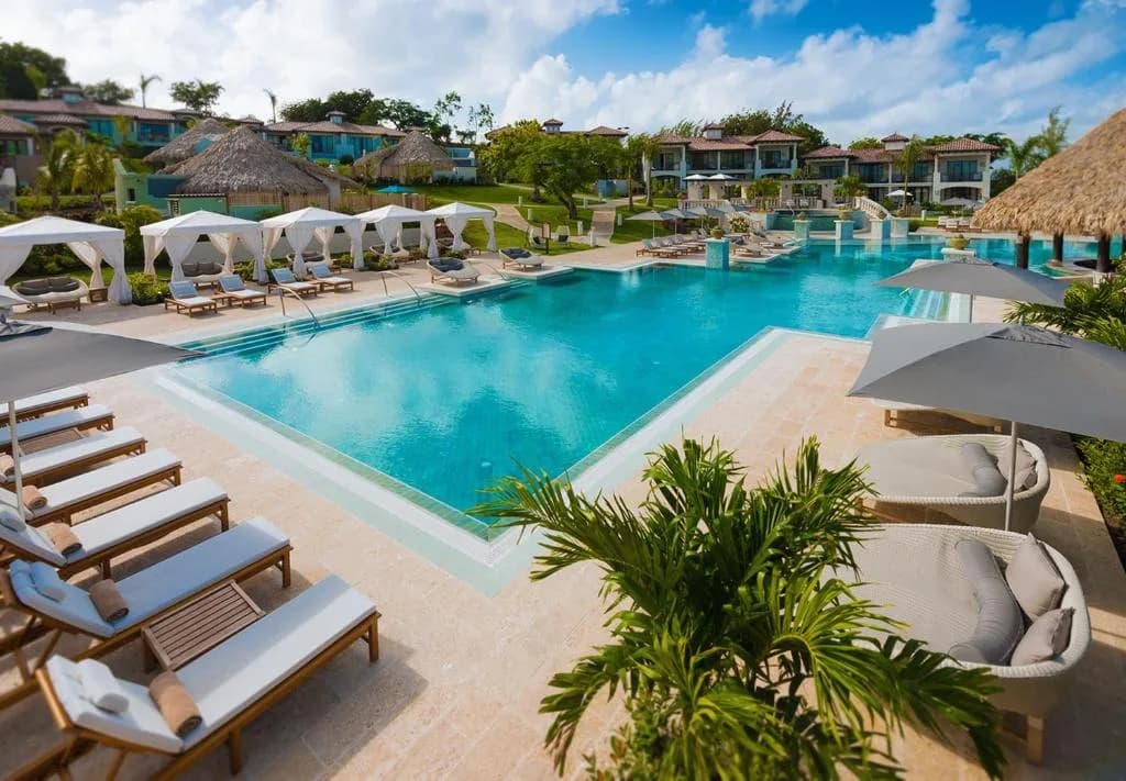 Sandals Grenada Resort & Spa pool and palms