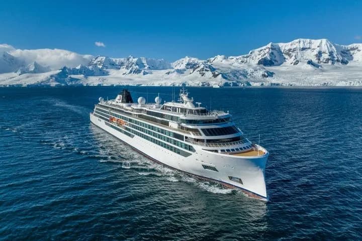 Viking expedition ship